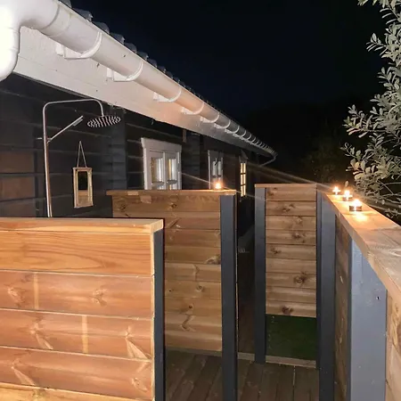 Cozy Wooden With A Great Terrace Dom wakacyjny