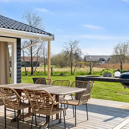 بيت للعطل Cozy Wooden With A Great Terrace *