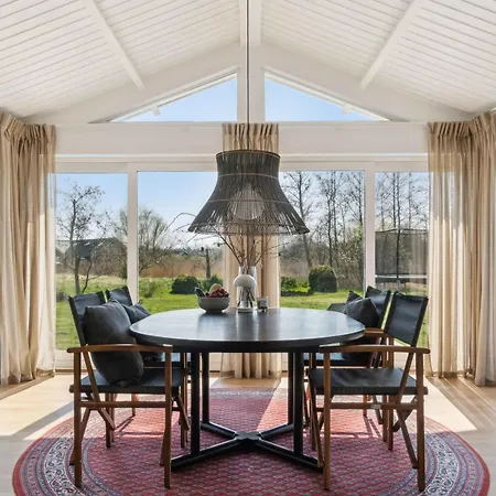 بيت للعطل Cozy Wooden With A Great Terrace *