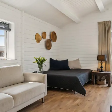 Lovely And Cozy With A Beautiful Terrace Feriehus