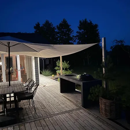 Njut Av Atmosfären I Ett Mysigt Sommarhus Semesterbostad Bøtø By